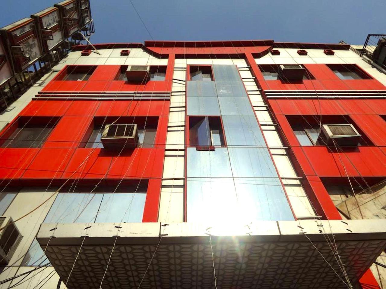 Hotel Milan Deluxe New Delhi Exteriör bild